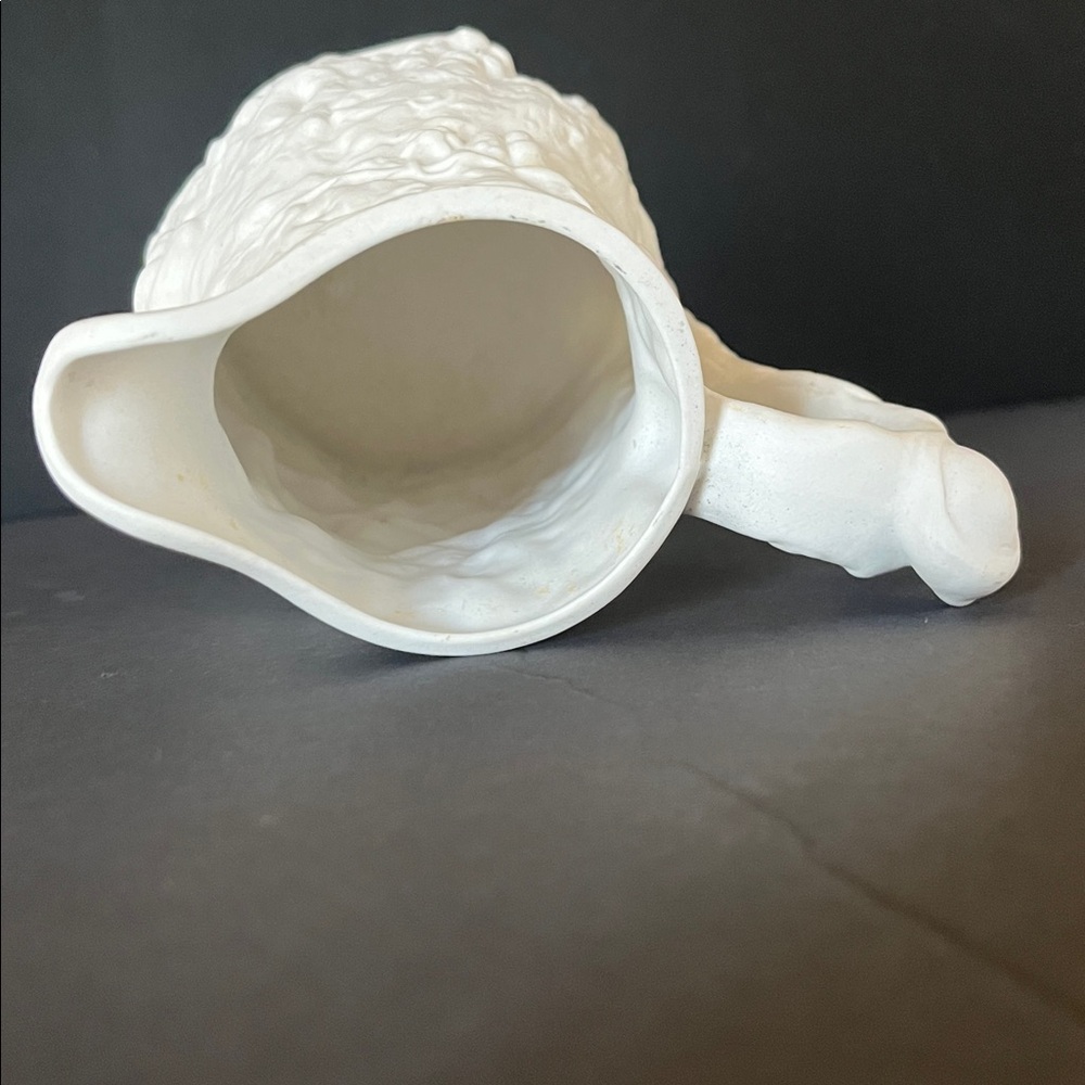 Traker Babes In The Woods Pitcher Jug 6" Tall Embossed Porcelain Bisque Finish - Picture 6 of 6